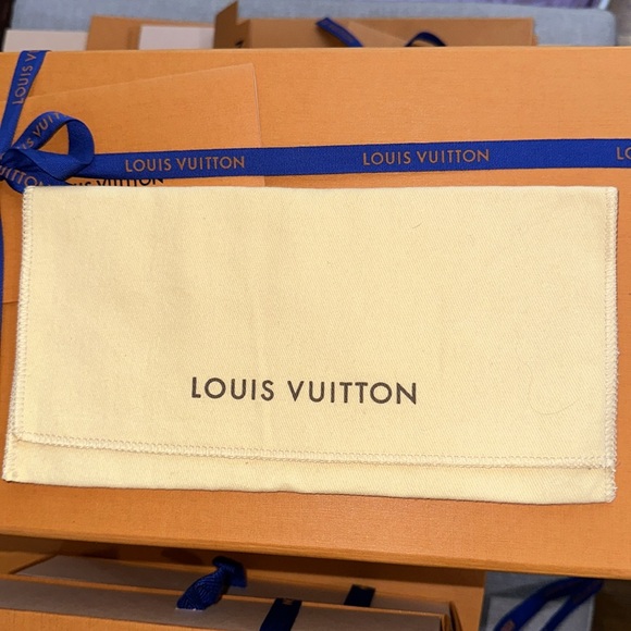 Louis Vuitton long wallet size dustbag 9”x5” - Picture 3 of 13